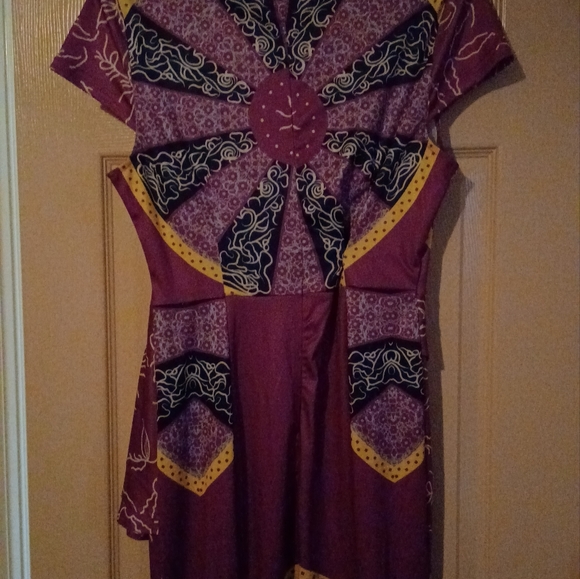 Dress - Picture 3 of 3